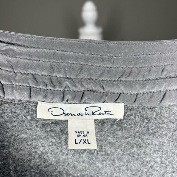 Oscar De La Renta sleep gown - Picture 3 of 5